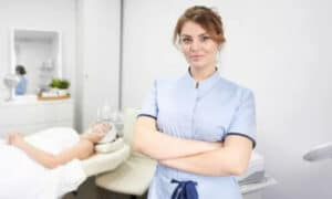 Le diverse tipologie di lampade solari possono offrire risultati diversi e il personale del solarium deve essere in grado di consigliare i clienti sulla scelta più appropriata in base alle loro esigenze